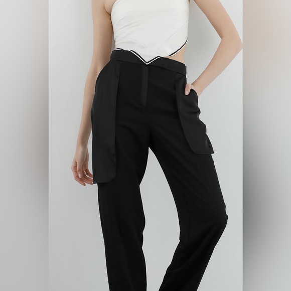 Gizia Pants - GIZIA: BLACK PANTS WITH SIDE POCKET DETAIL (UNWORN)